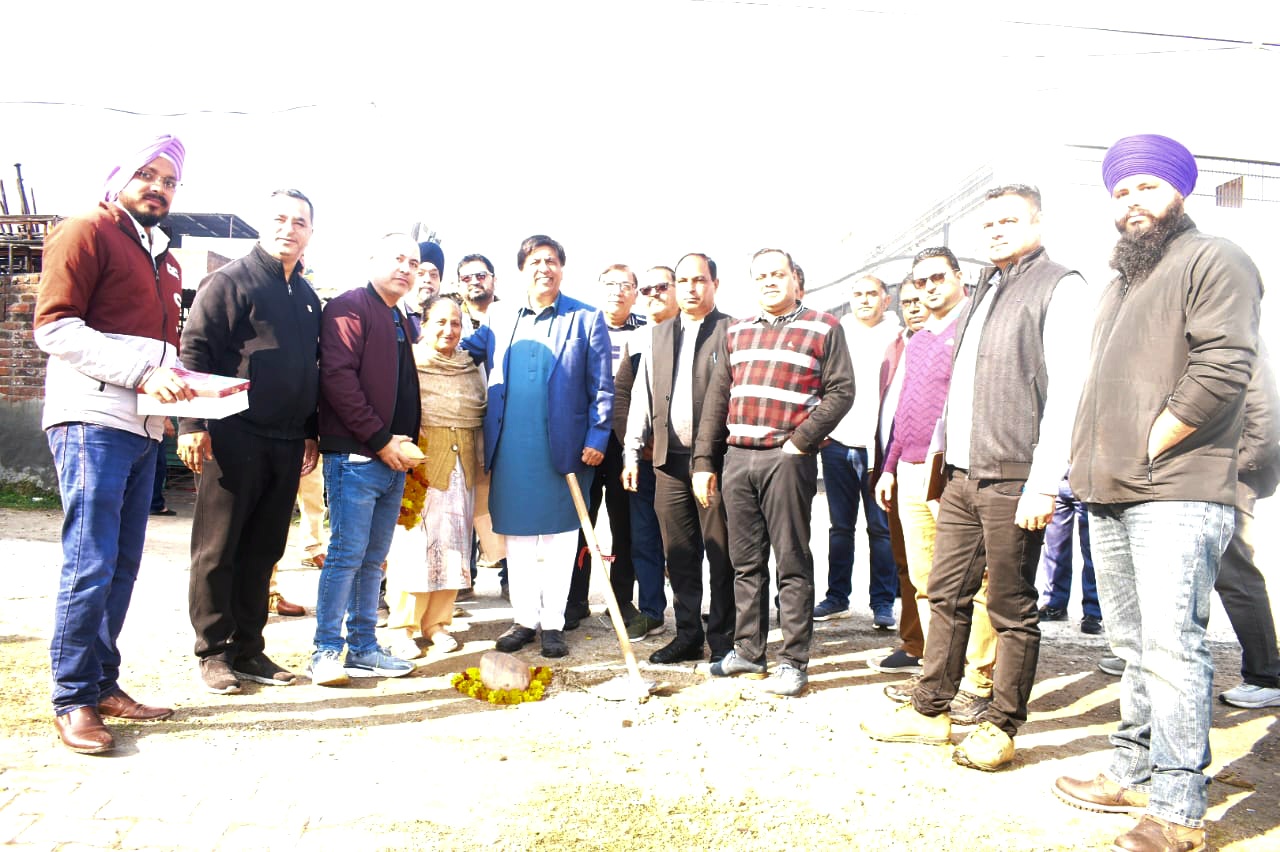 MLA Jimpa inaugurated the work of laying sewerage pipeline at a cost of Rs 13.75 lakh in Birbal Nagar